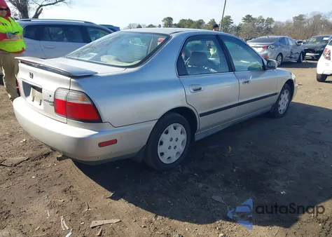 1996 Honda Accord Lx/Ex z USA, uszkodzony, nr VIN 1HGCD5534TA273721